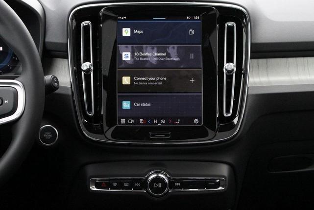 Photo of 2025 Onyx Black Volvo XC40