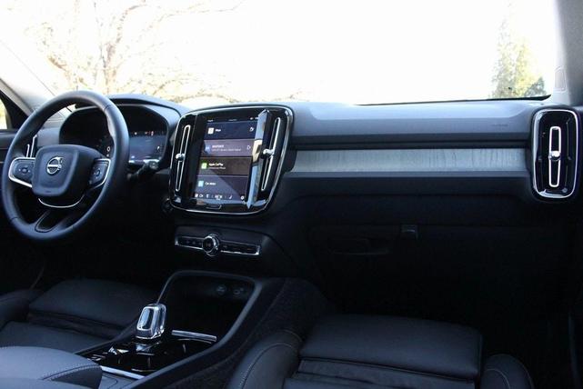 Photo of 2025 Crystal White Pearl Volvo XC40