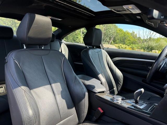 Photo of 2019 Jet Black BMW 440