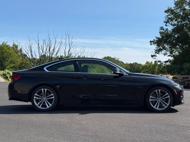 Photo of 2019 Jet Black BMW 440