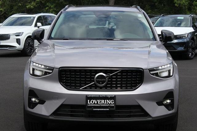 Photo of 2026 Silver Volvo XC40
