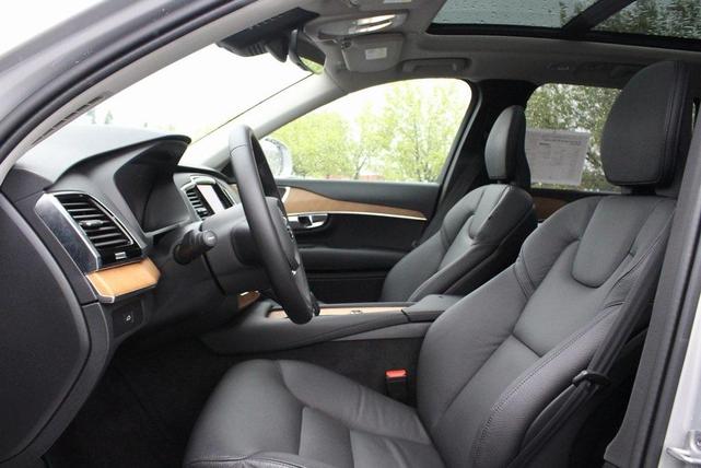 Photo of 2024 Silver Volvo XC90