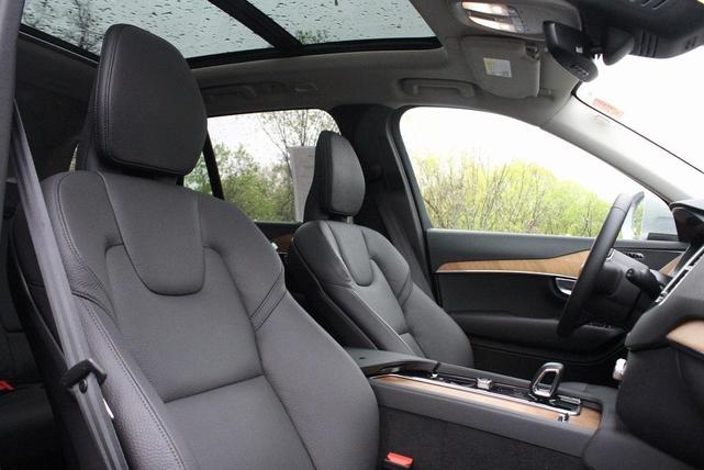 Photo of 2024 Silver Volvo XC90