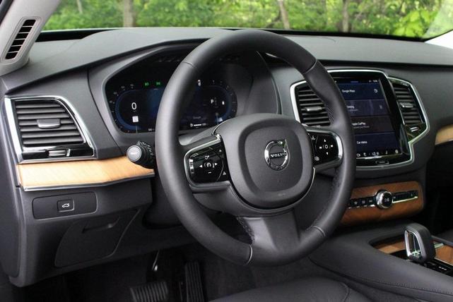 Photo of 2024 Silver Volvo XC90