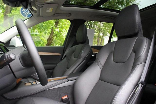 Photo of 2024 Silver Volvo XC90
