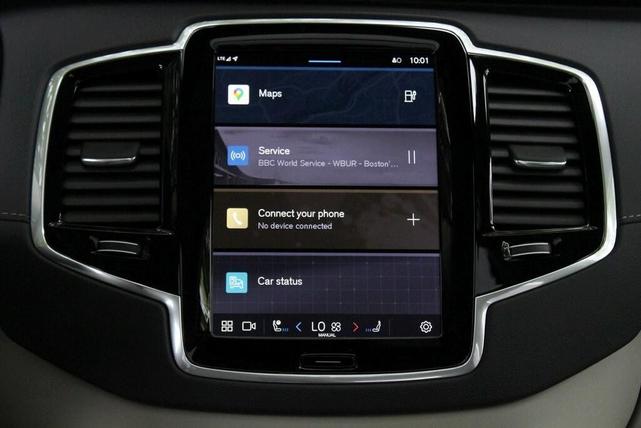 Photo of 2025 Crystal White Volvo XC90 Plug-In Hybrid