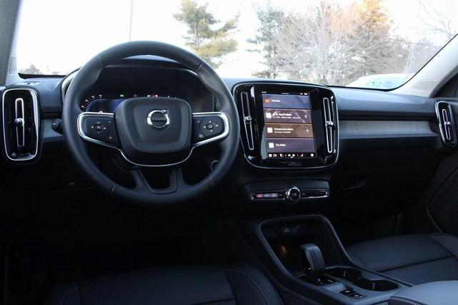 Photo of 2025 Vapour Gray Volvo XC40