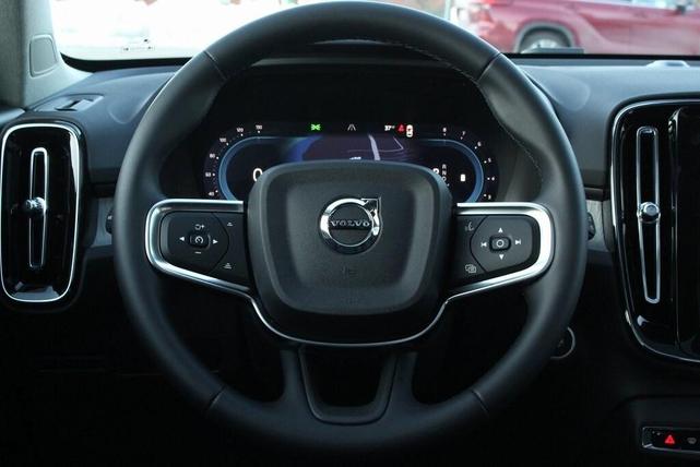 Photo of 2025 Vapour Gray Volvo XC40