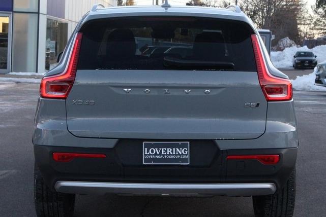 Photo of 2025 Vapour Gray Volvo XC40