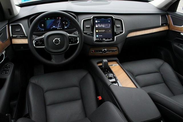 Photo of 2024 Denim Blue Metallic Volvo XC90