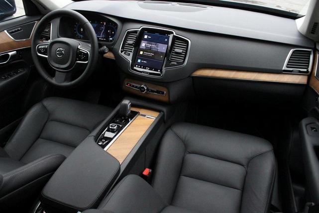Photo of 2024 Denim Blue Metallic Volvo XC90