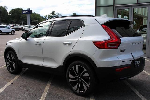 Photo of 2025 Crystal White Pearl Volvo XC40