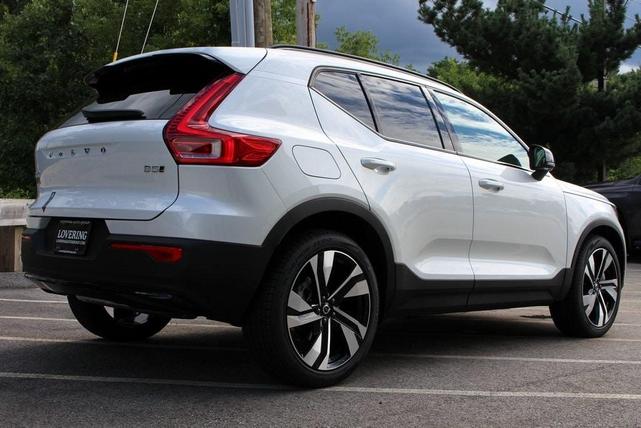 Photo of 2025 Crystal White Pearl Volvo XC40