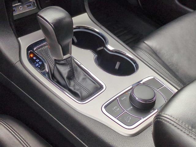 Photo of 2021 Diamond Black Jeep Grand Cherokee