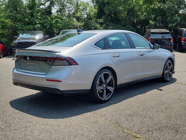Photo of 2024 Solar Silver Metallic Honda Accord Hybrid