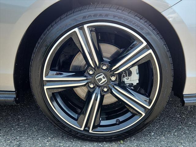 Photo of 2024 Solar Silver Metallic Honda Accord Hybrid
