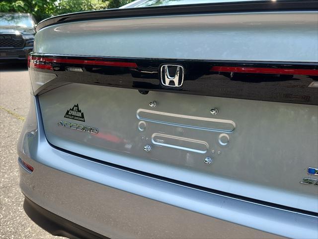 Photo of 2024 Solar Silver Metallic Honda Accord Hybrid