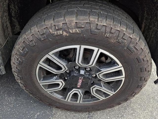 Photo of 2022 Summit White GMC Sierra 2500