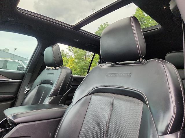 Photo of 2021 Silver Zynith Jeep Grand Cherokee L
