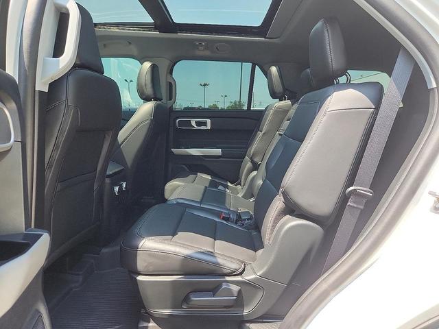 Photo of 2024 Star White Metallic Tri-Coat Ford Explorer