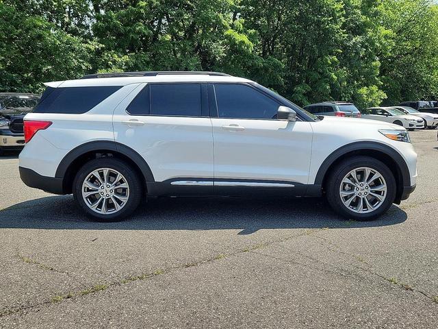 Photo of 2024 Star White Metallic Tri-Coat Ford Explorer