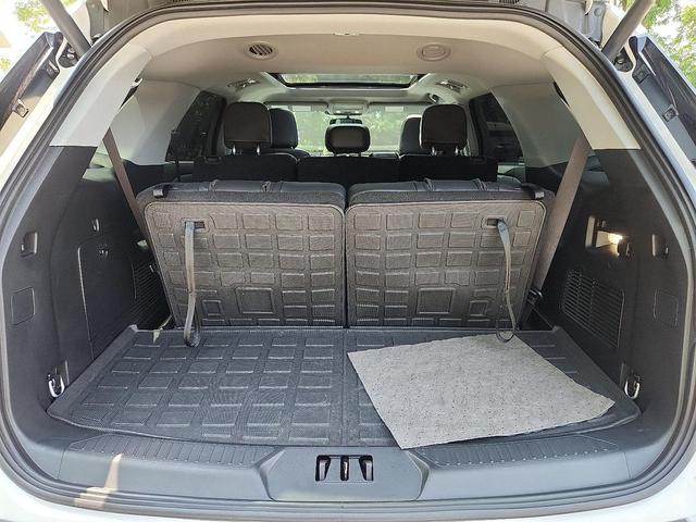 Photo of 2024 Star White Metallic Tri-Coat Ford Explorer