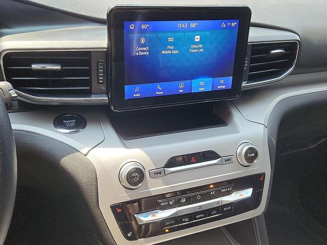 Photo of 2024 Star White Metallic Tri-Coat Ford Explorer