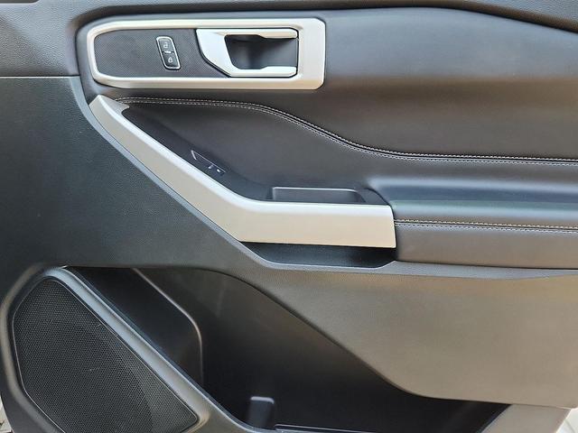 Photo of 2024 Star White Metallic Tri-Coat Ford Explorer