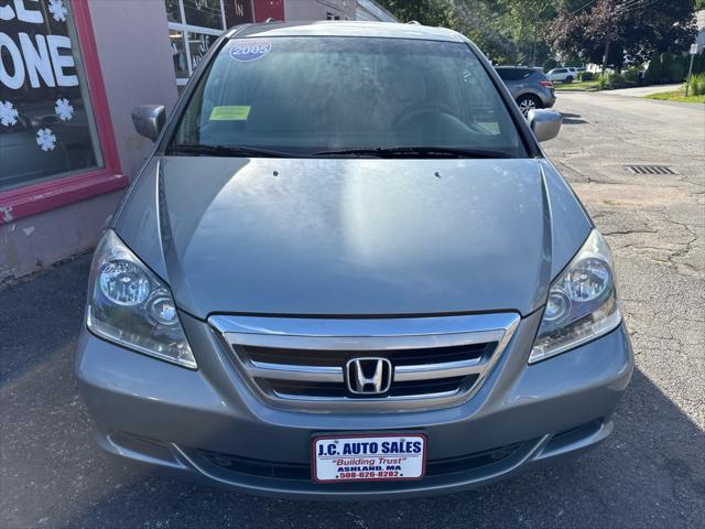 Photo of 2005 Silver Pearl Metallic Honda Odyssey