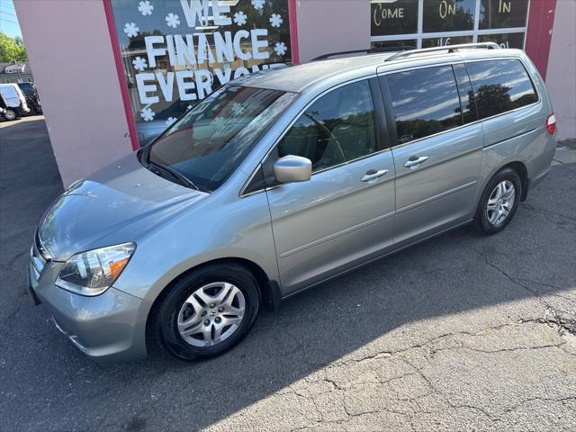 Photo of 2005 Silver Pearl Metallic Honda Odyssey