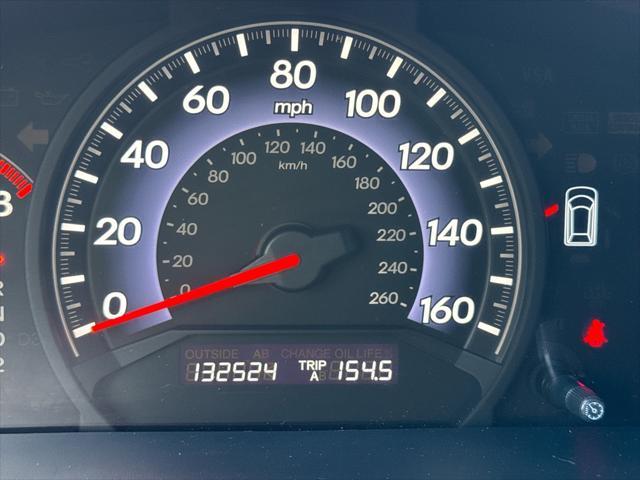 Photo of 2005 Silver Pearl Metallic Honda Odyssey