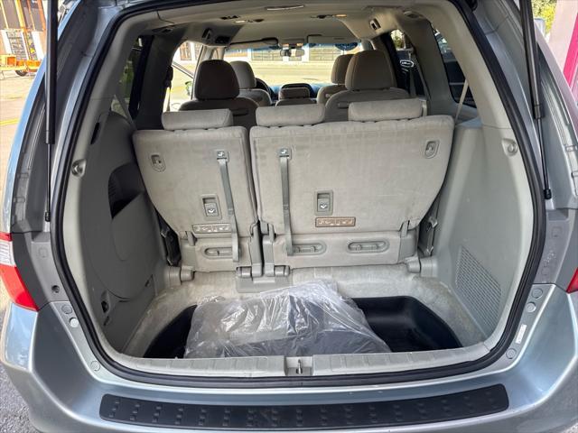Photo of 2005 Silver Pearl Metallic Honda Odyssey