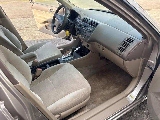 Photo of 2002 GOLD Honda Civic