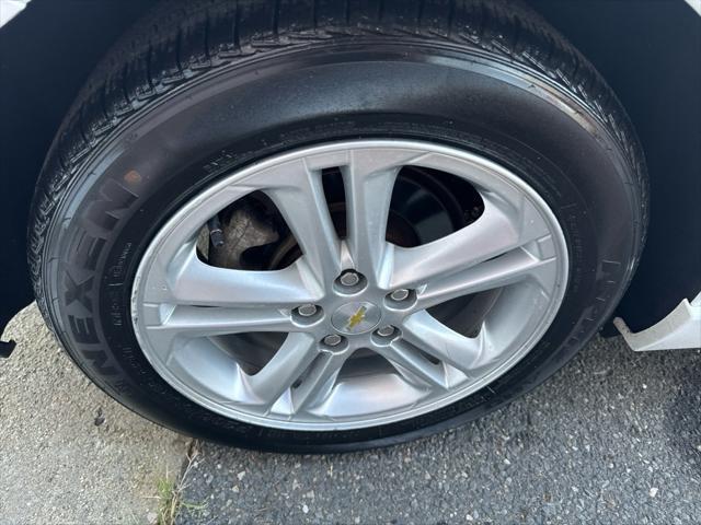 Photo of 2017 Summit White Chevrolet Cruze
