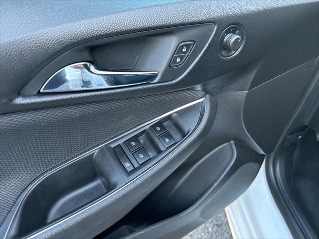Photo of 2017 Summit White Chevrolet Cruze