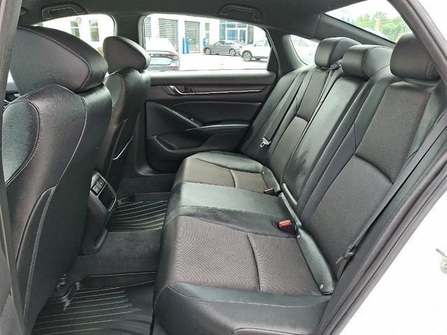 Photo of 2022 Platinum White Pearl Honda Accord