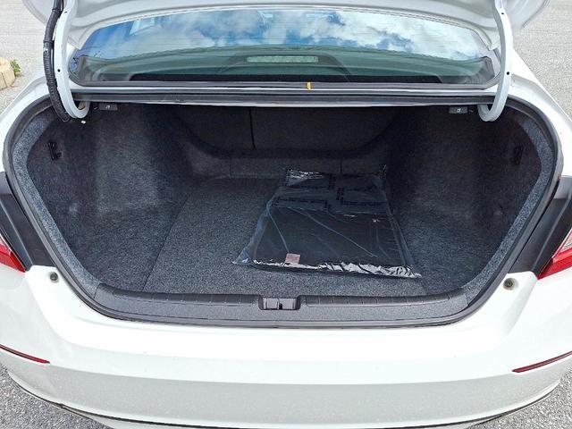 Photo of 2022 Platinum White Pearl Honda Accord