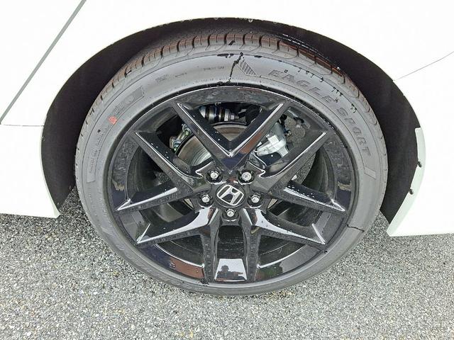 Photo of 2026 Platinum White Pearl Honda Civic