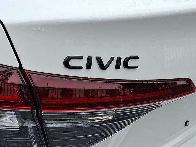 Photo of 2026 Platinum White Pearl Honda Civic