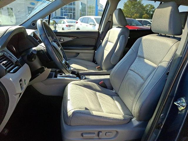 Photo of 2019 Steel Sapphire Metallic Honda Pilot