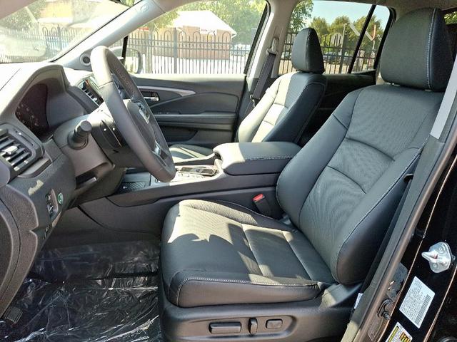 Photo of 2025 Crystal Black Pearl Honda Ridgeline
