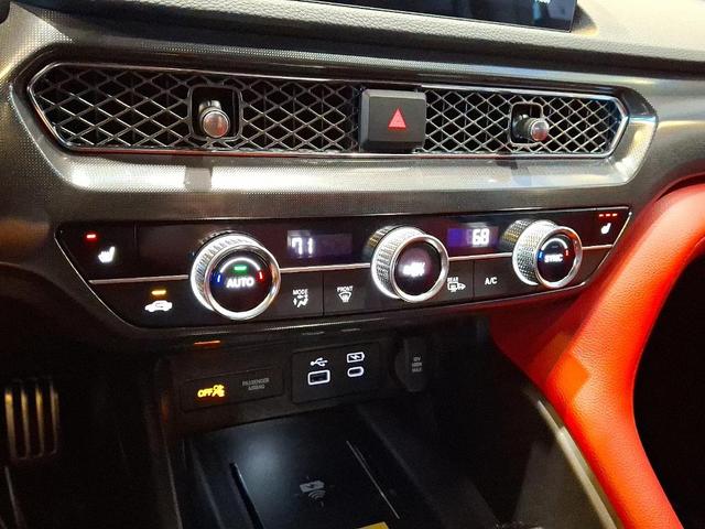 Photo of 2024 Majestic Black Pearl Acura Integra