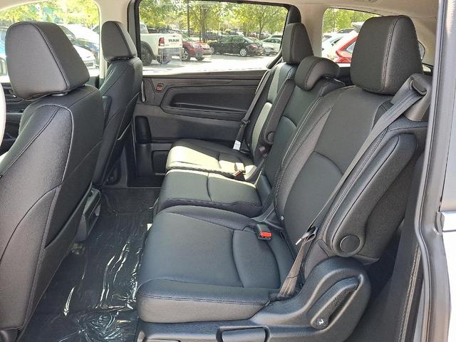 Photo of 2026 Solar Silver Metallic Honda Odyssey