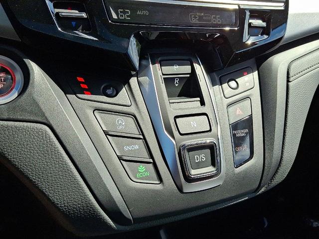 Photo of 2026 Solar Silver Metallic Honda Odyssey
