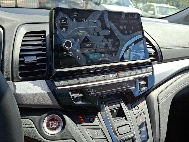 Photo of 2026 Solar Silver Metallic Honda Odyssey