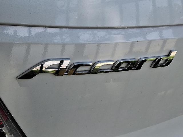 Photo of 2008 White Honda Accord
