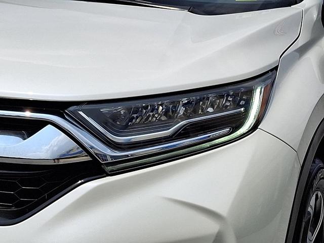 Photo of 2018 White Diamond Pearl Honda CR-V