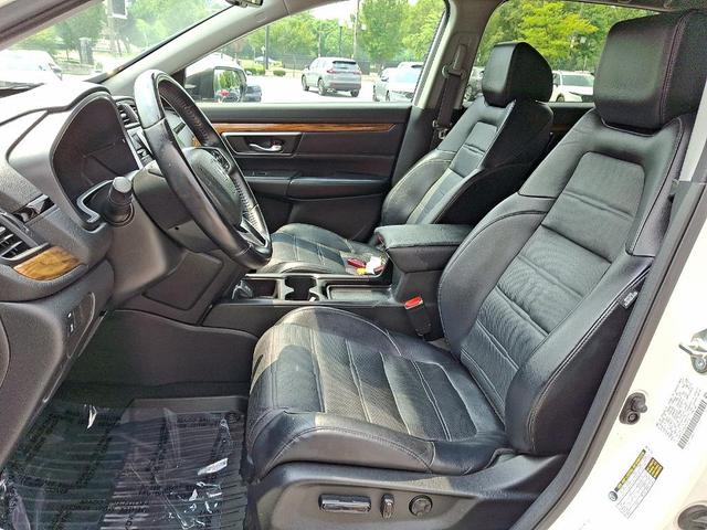 Photo of 2018 White Diamond Pearl Honda CR-V