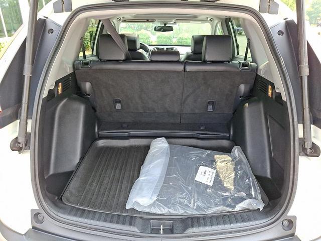 Photo of 2018 White Diamond Pearl Honda CR-V