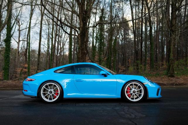 Photo of 2018 Blue Porsche 911